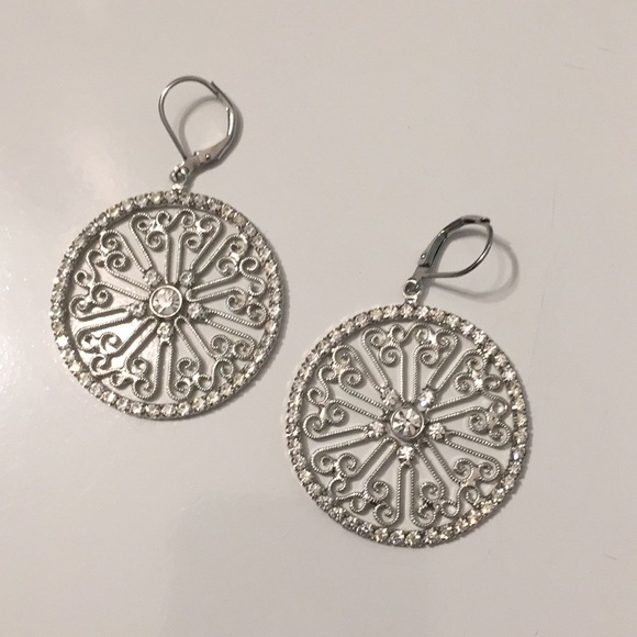 Super sparkly dangle earrings!! - Picture 4 of 5